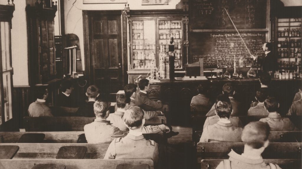 Chemistry class in Hargis Hall