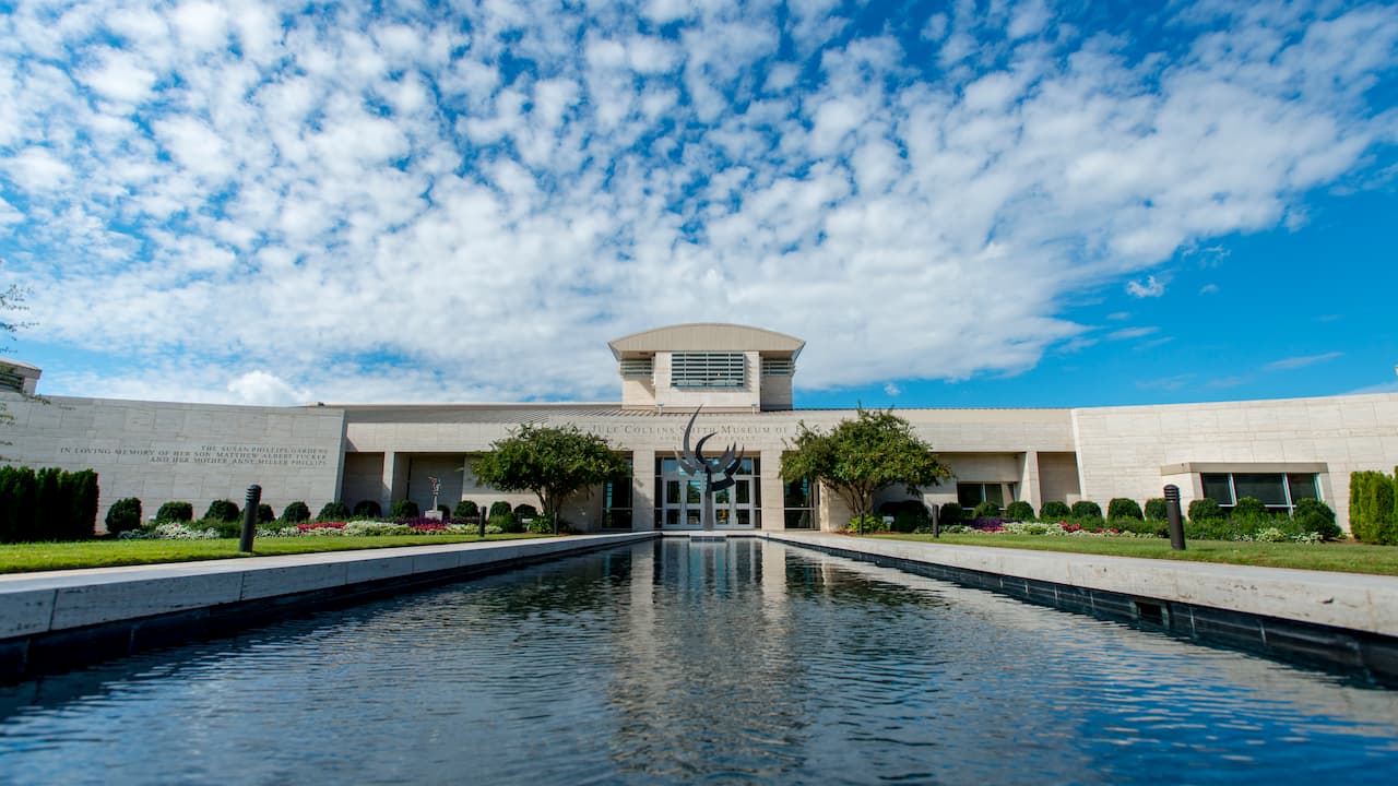 Jule Collins Smith Museum